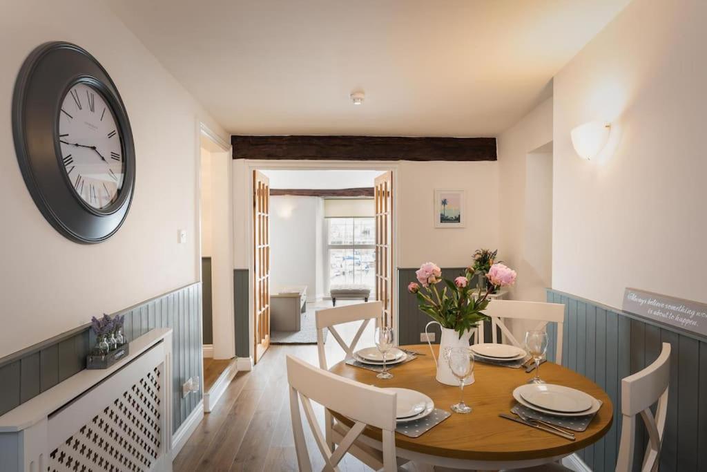 Blue Skies Apartment - Harbour Views Торки Екстериор снимка