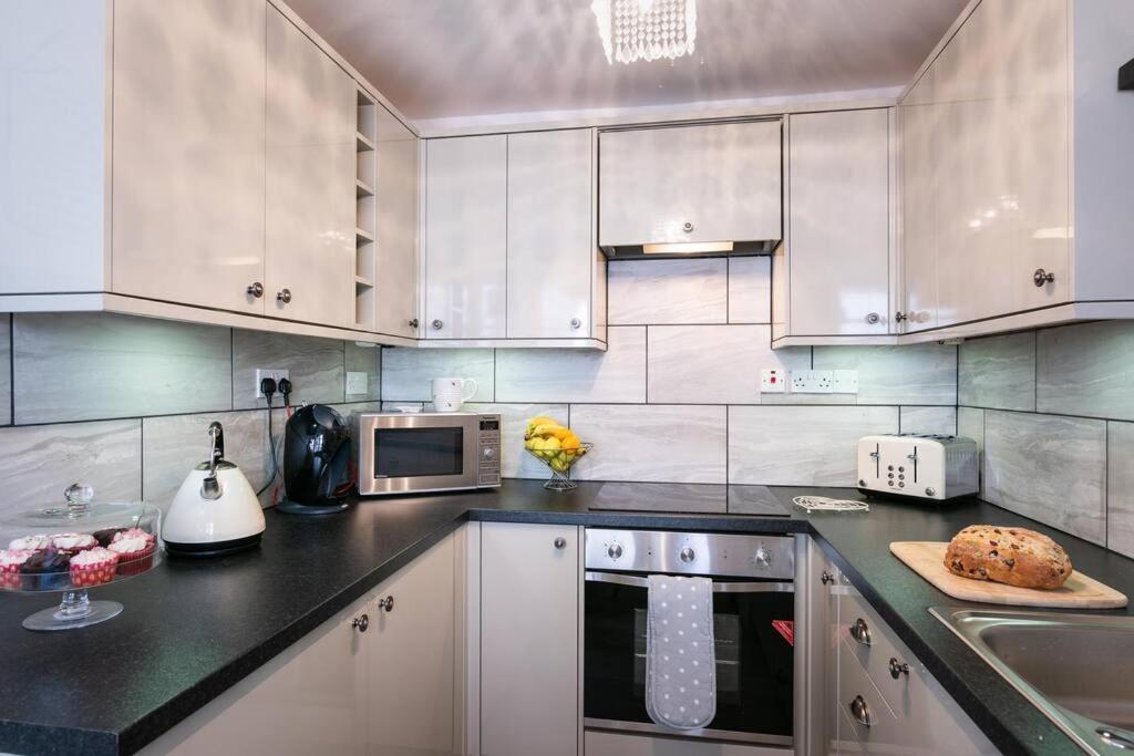 Blue Skies Apartment - Harbour Views Торки Екстериор снимка