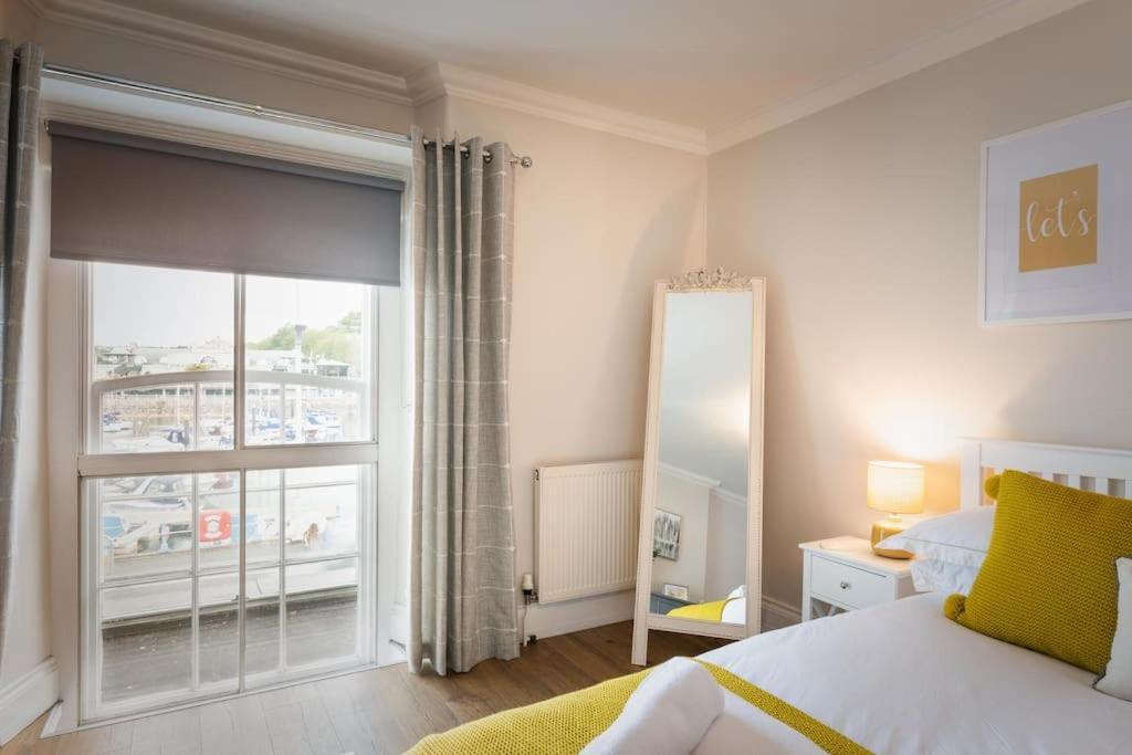 Blue Skies Apartment - Harbour Views Торки Екстериор снимка